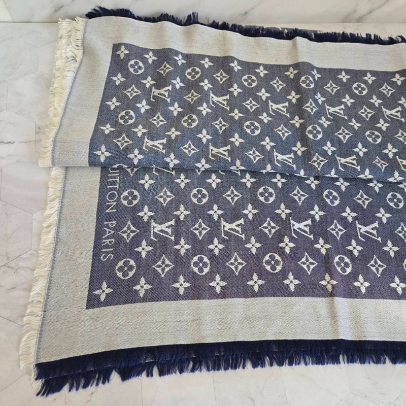 LV M71376 Monogram Denim 披肩/滿版老花/羊毛絲綢披肩/圍巾~二手-18