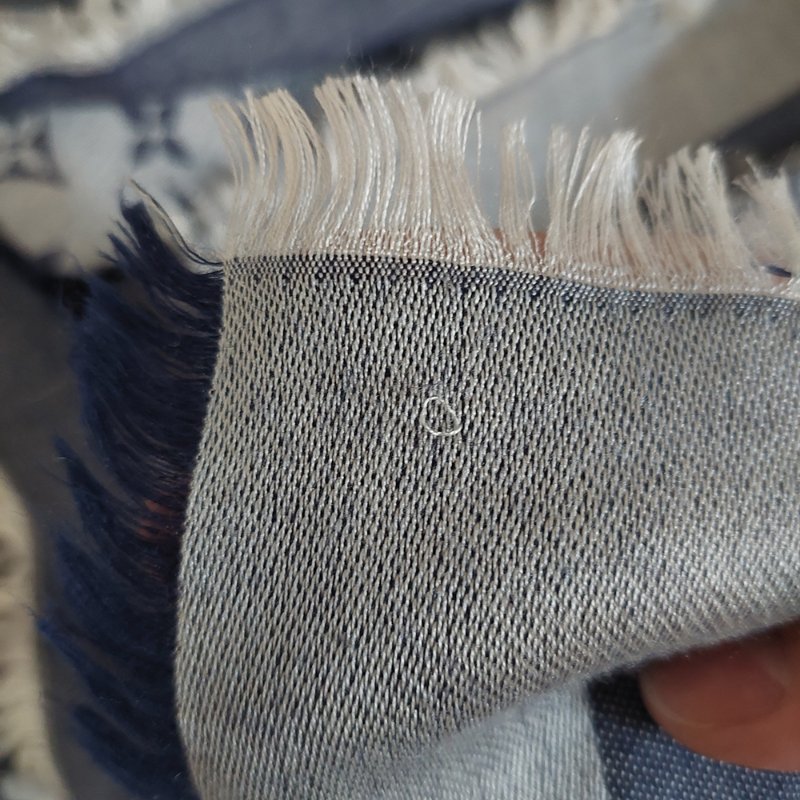 LV M71376 Monogram Denim 披肩/滿版老花/羊毛絲綢披肩/圍巾~二手-31