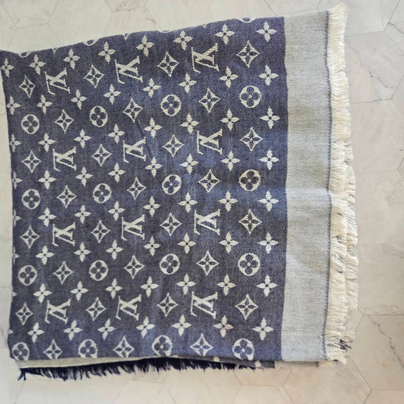 LV M71376 Monogram Denim 披肩/滿版老花/羊毛絲綢披肩/圍巾~二手-50
