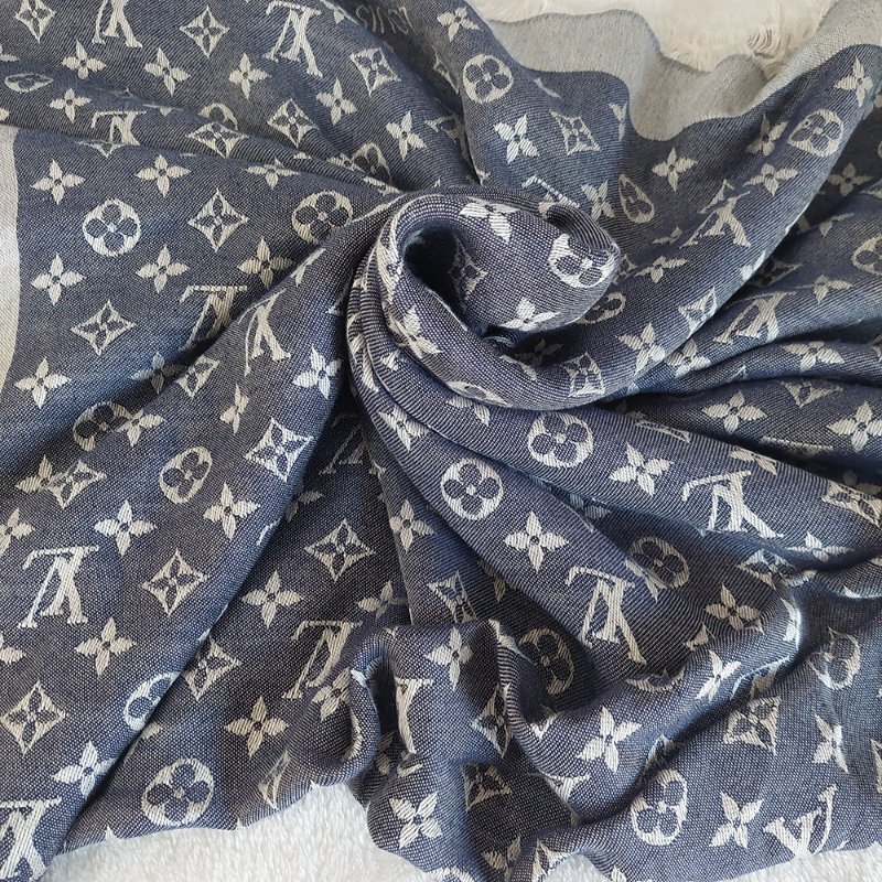 LV M71376 Monogram Denim 披肩/滿版老花/羊毛絲綢披肩/圍巾~二手-9