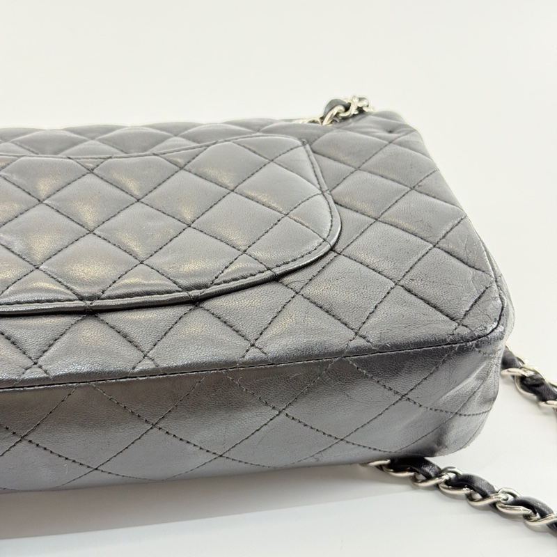 Chanel • 經典Cf 25 羊皮銀釦口蓋包 中號-17