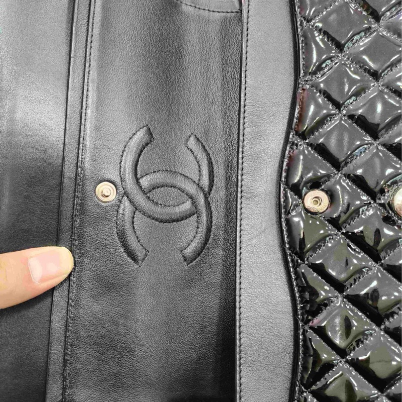 Chanel • 經典Cf 25 黑色漆皮銀釦口蓋包 中號 有購證-7