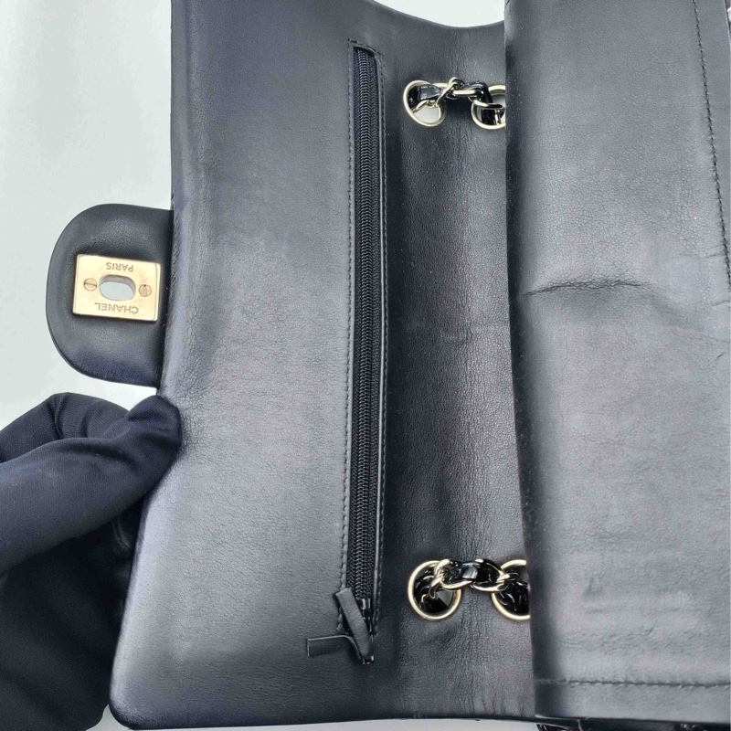 Chanel • 經典Cf 25 黑色漆皮銀釦口蓋包 中號 有購證-19