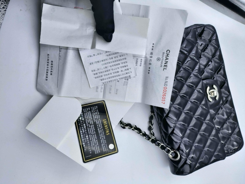 Chanel • 經典Cf 25 黑色漆皮銀釦口蓋包 中號 有購證-24