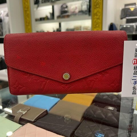 東區正精品㊣ LOUIS VUITTON LV SARAH 紅色全皮壓紋信封釦子長夾 RZ4981