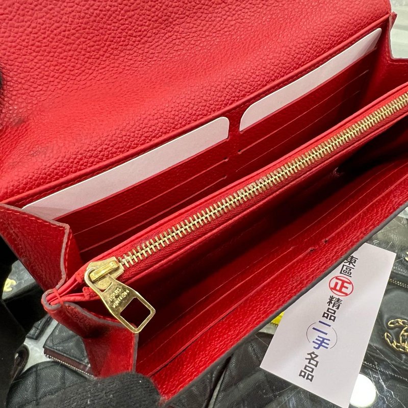 東區正精品㊣ LOUIS VUITTON LV SARAH 紅色全皮壓紋信封釦子長夾 RZ4981-4