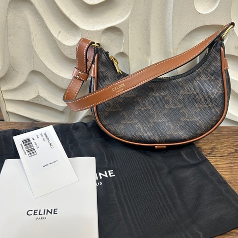 Celine  咖pvc Triomphe mini AVA 半月包