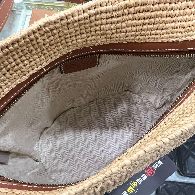 東區正精品㊣LOEWE 522010 全新草編拚牛皮拉鍊斜背包水桶包 RZ4954-2