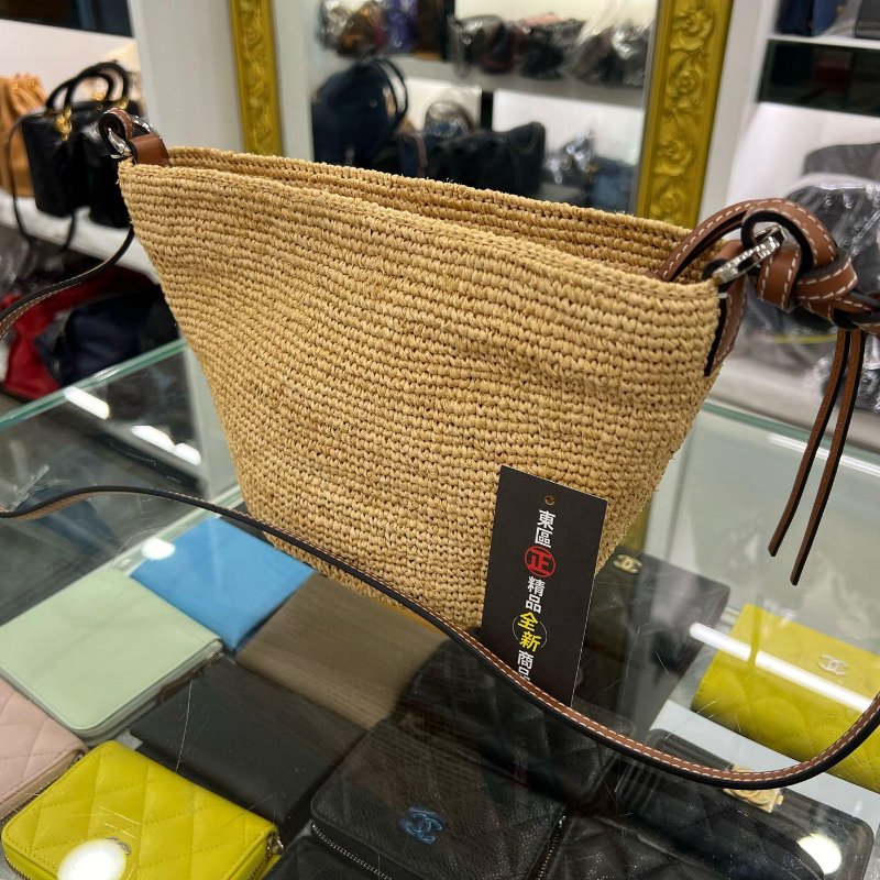 東區正精品㊣LOEWE 522010 全新草編拚牛皮拉鍊斜背包水桶包 RZ4954-3
