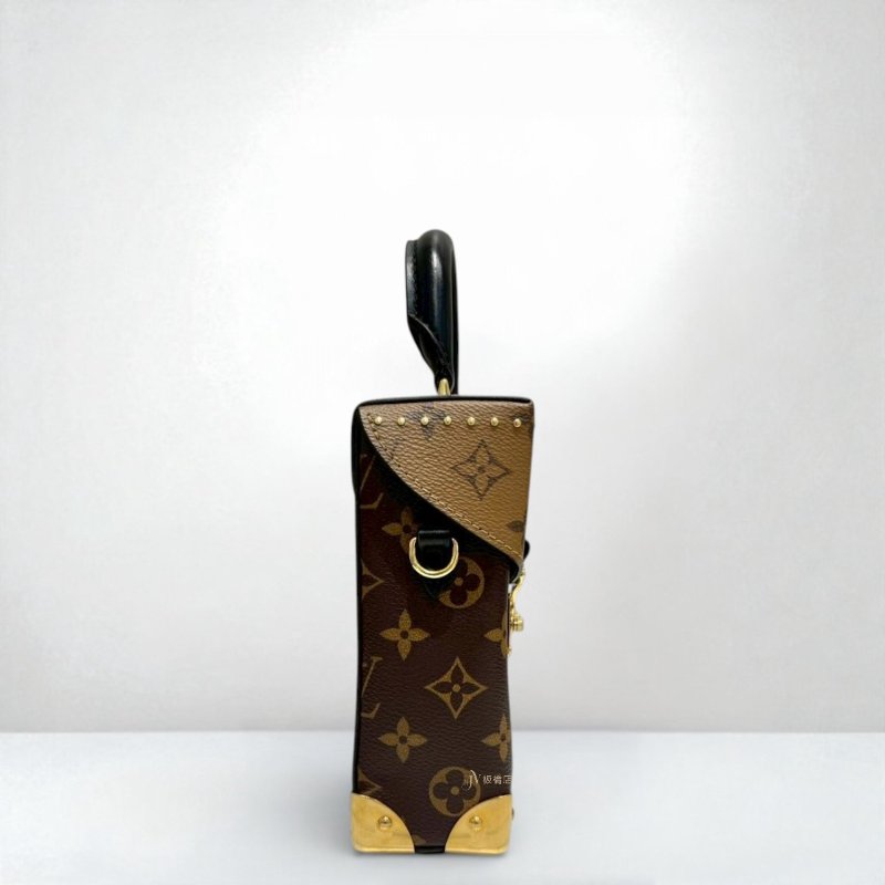 LV包包 雙色老花鉚釘長形下蓋手提斜背包 Camera Box M82465-1