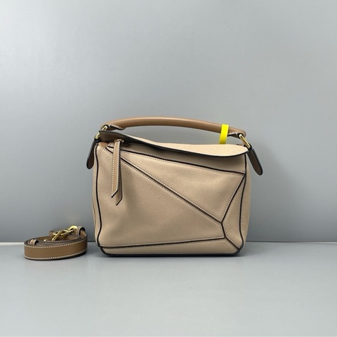 LOEWE羅意威幾何包小號沙色拼色puzzle