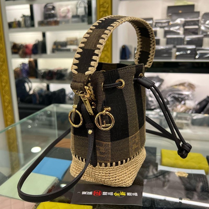 東區正精品㊣FENDI 8BS010 全新黑咖啡雙色帆布拚草編束口迷你水桶包斜背包肩背包 RZ4952-6