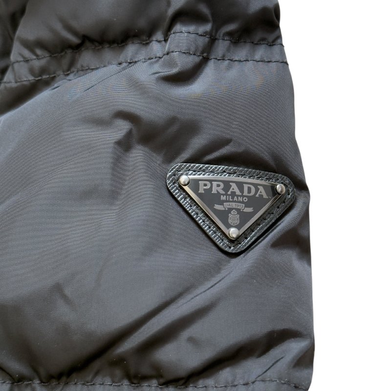 PRADA 三角標 羽絨外套-5