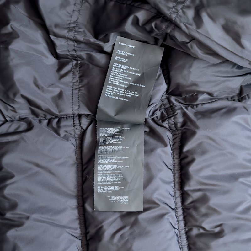 PRADA 三角標 羽絨外套-13