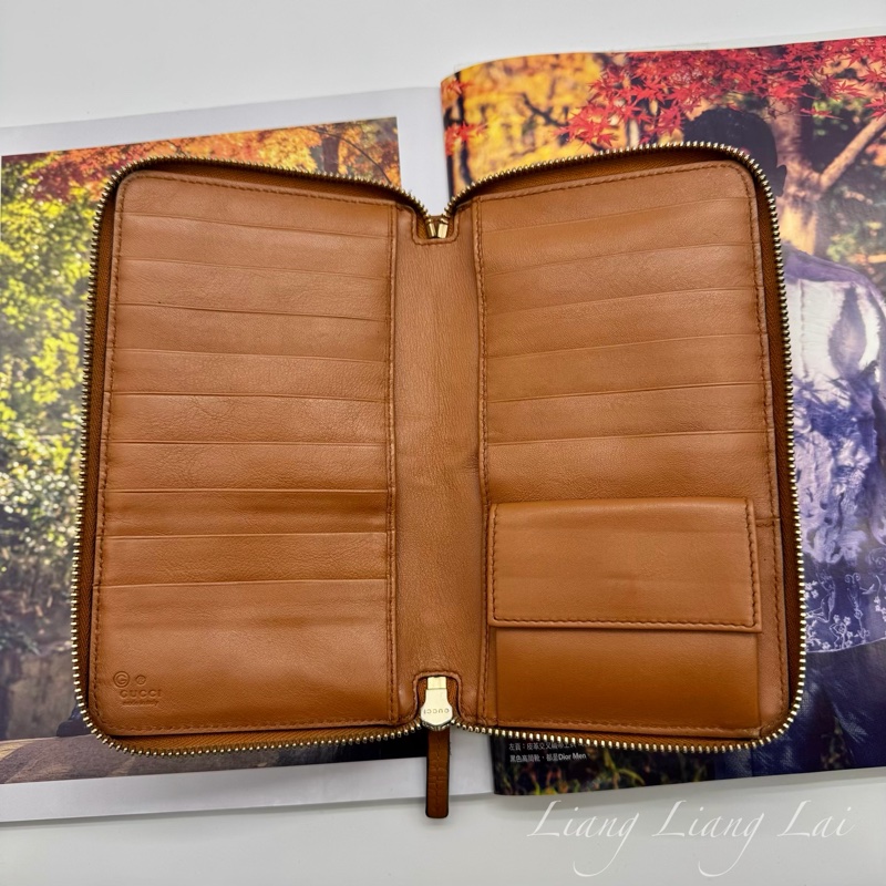 GUCCI 古馳 經典GG壓紋焦糖棕色拉鍊長夾-5