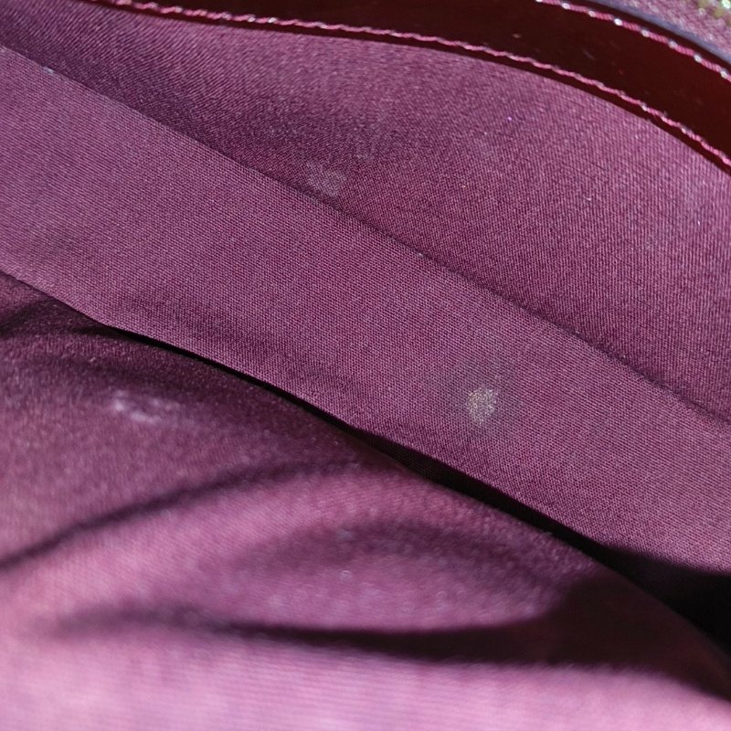 LOUIS VUITTON SOBE酒紅色漆皮手拿包金色五金-14