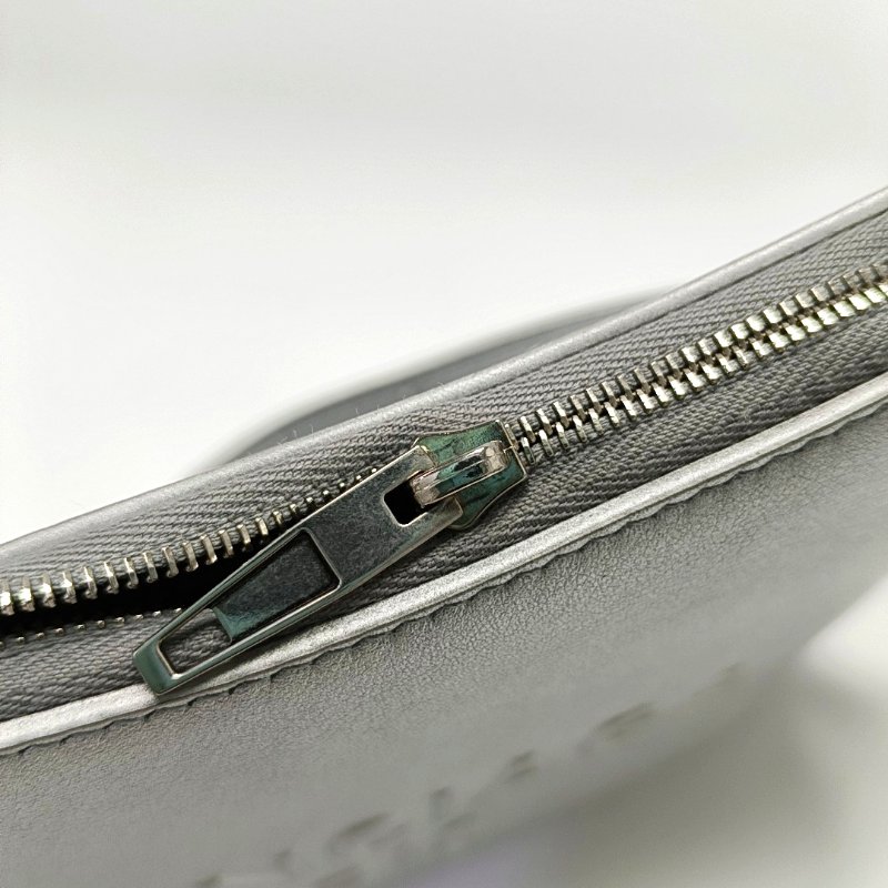 BALENCIAGA銀色皮革浮雕單肩包銀色五金-12