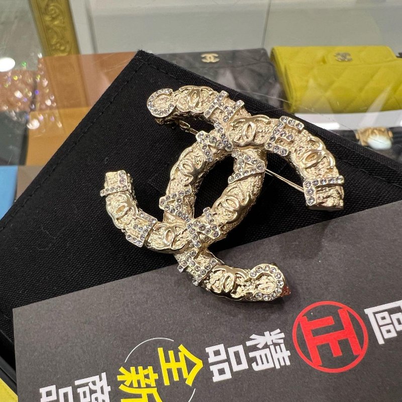 東區正精品㊣CHANEL 全新香奈兒金色字母水鑽雙C LOGO 胸針別針 RZ4938-2