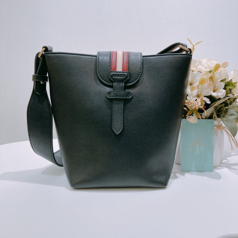 TW4670 Bally Holly 巴利單肩包包Tote Bag Black Leather-0