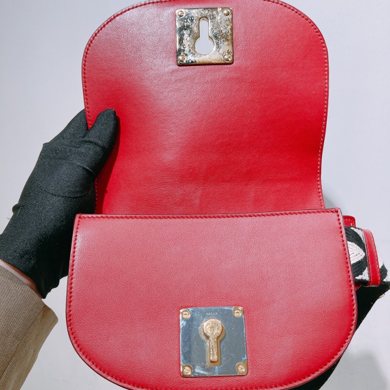 TW4671 Bally 巴利翻蓋式包包 Clayn Mini Crossbody Bag Red-9