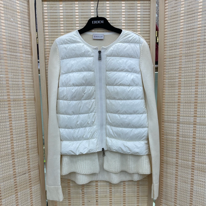 Moncler女款荷葉邊下擺羽絨拼接毛衣開襟外套拉鍊衫 XS-0