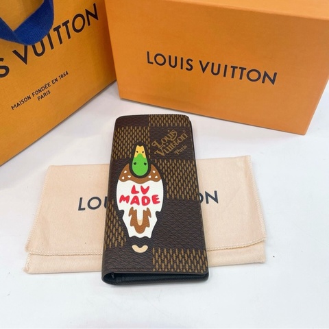 LV nigo聯名 棋盤格鴨子塗鴉 對折 19個卡位 尺碼約9×19 附件：包裝盒 防塵袋