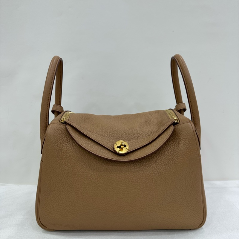 Hermes 愛馬仕 lindy30 奶茶色金扣 TC皮 框Q-1