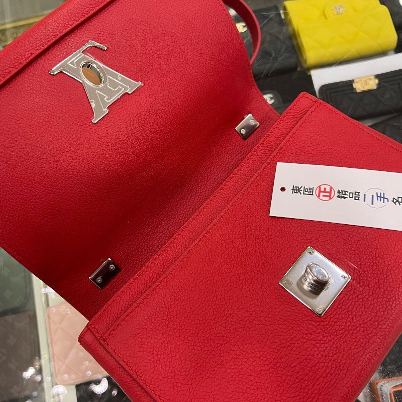 東區正精品㊣LOUIS VUITTON LV LOCKME BB 紅色牛皮銀釦翻蓋斜背包 RA1721-2