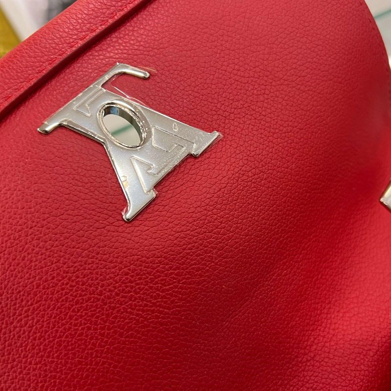 東區正精品㊣LOUIS VUITTON LV LOCKME BB 紅色牛皮銀釦翻蓋斜背包 RA1721-3