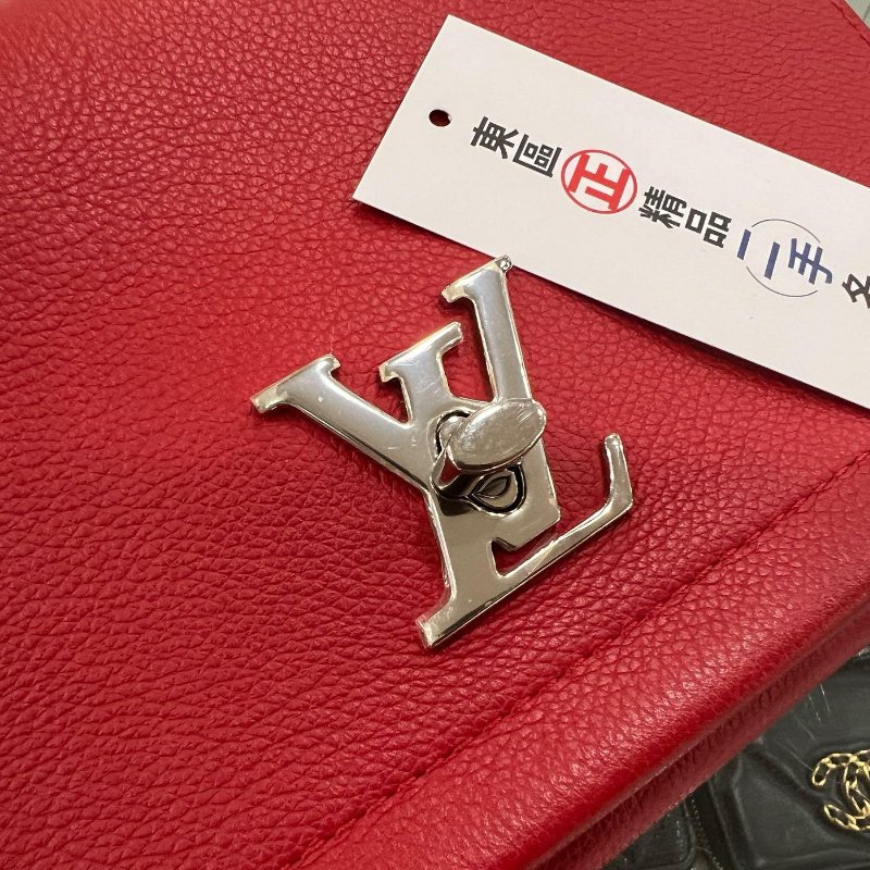 東區正精品㊣LOUIS VUITTON LV LOCKME BB 紅色牛皮銀釦翻蓋斜背包 RA1721-6