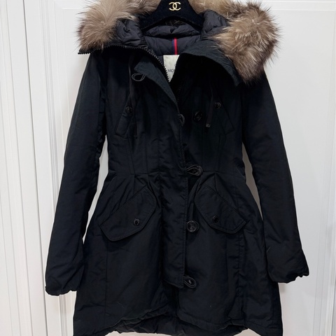 Moncler 黑色 毛領 長版 收腰 連帽 長版羽絨 羽絨外套 夾克 長版外套 外套