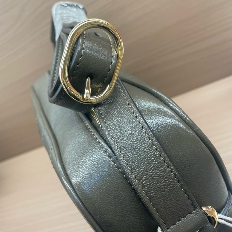 Gucci 新款 Blondie流苏相机包 粉色 全皮 双G大logo 容量大 复古时尚 男女都可以背  肩带可以调节  内购剪标 但不影响使用-9