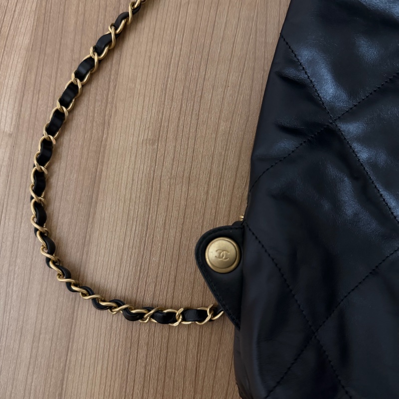 CHANEL 黑金字白22大型後背束口包 AS3313 芯片款-14