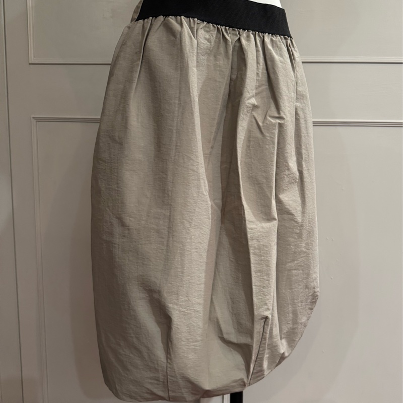 《新歡舊愛》全新吊牌在MARNI老鼠灰簡約半身裙40-0