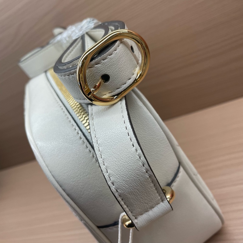 Gucci 新款 Blondie流苏相机包 白色全皮 双G大logo 容量大 复古时尚 男女都可以背  肩带可以调节  内购剪标 但不影响使用-7