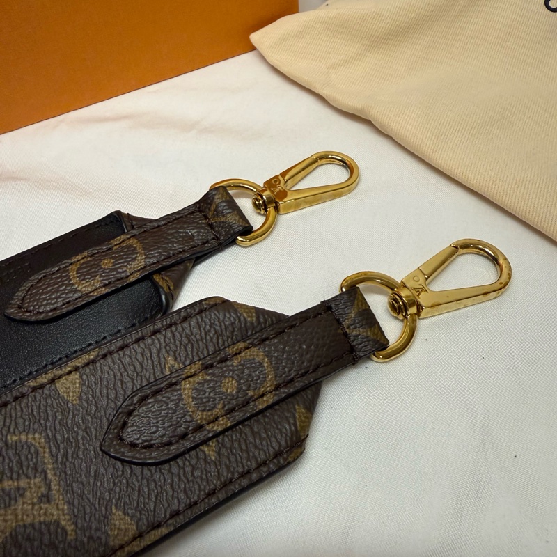LV Monogram 拼牛皮雙色肩背帶-6
