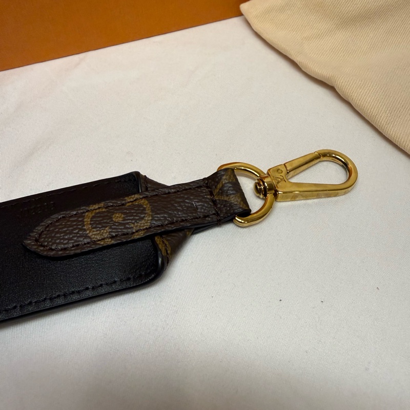 LV Monogram 拼牛皮雙色肩背帶-7