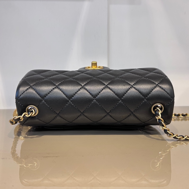 Chanel 黑牛皮菱格紋Coco20金球金釦下蓋肩斜背包-4