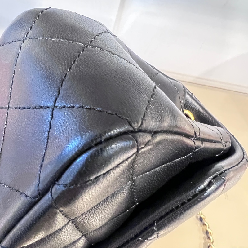 Chanel 黑牛皮菱格紋Coco20金球金釦下蓋肩斜背包-6