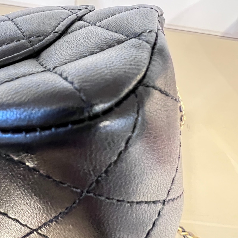 Chanel 黑牛皮菱格紋Coco20金球金釦下蓋肩斜背包-7