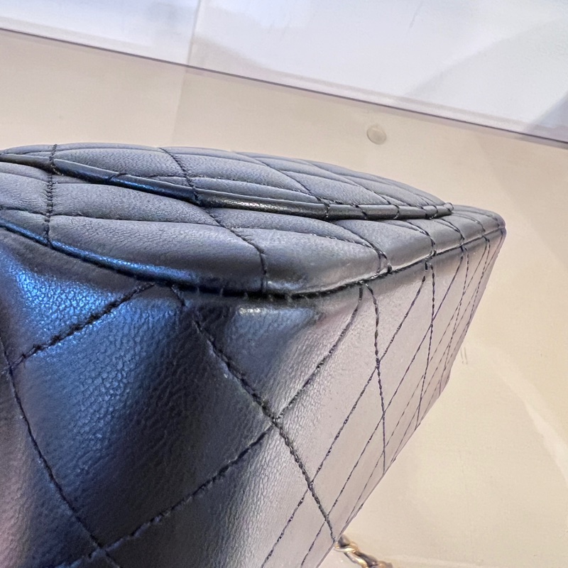 Chanel 黑牛皮菱格紋Coco20金球金釦下蓋肩斜背包-8