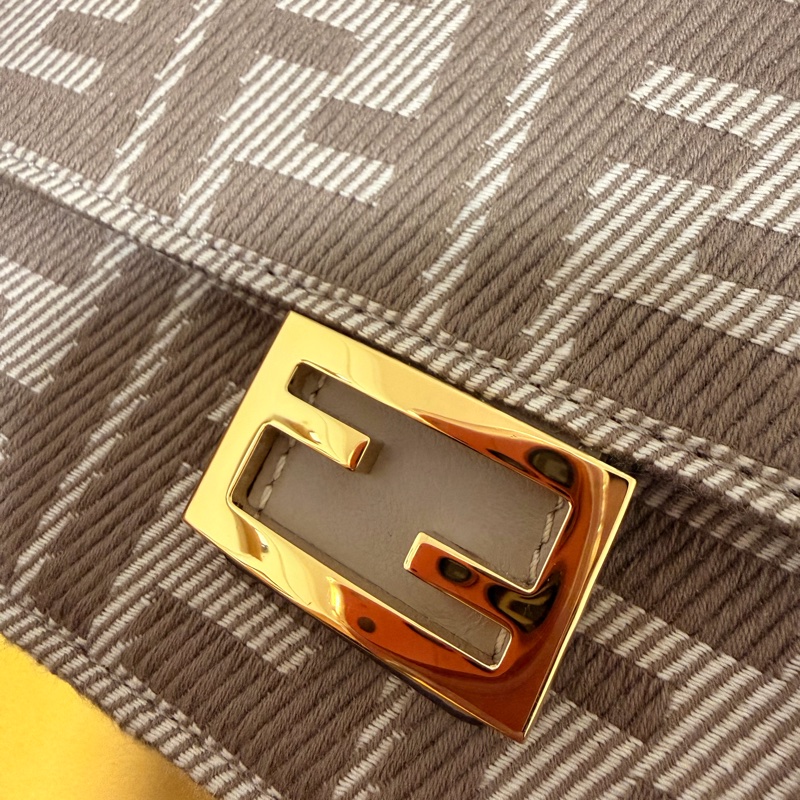 FENDI Baguette 米灰 鍊帶兩用包-2