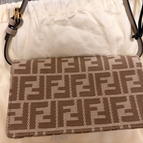 FENDI Baguette 米灰 鍊帶兩用包-11