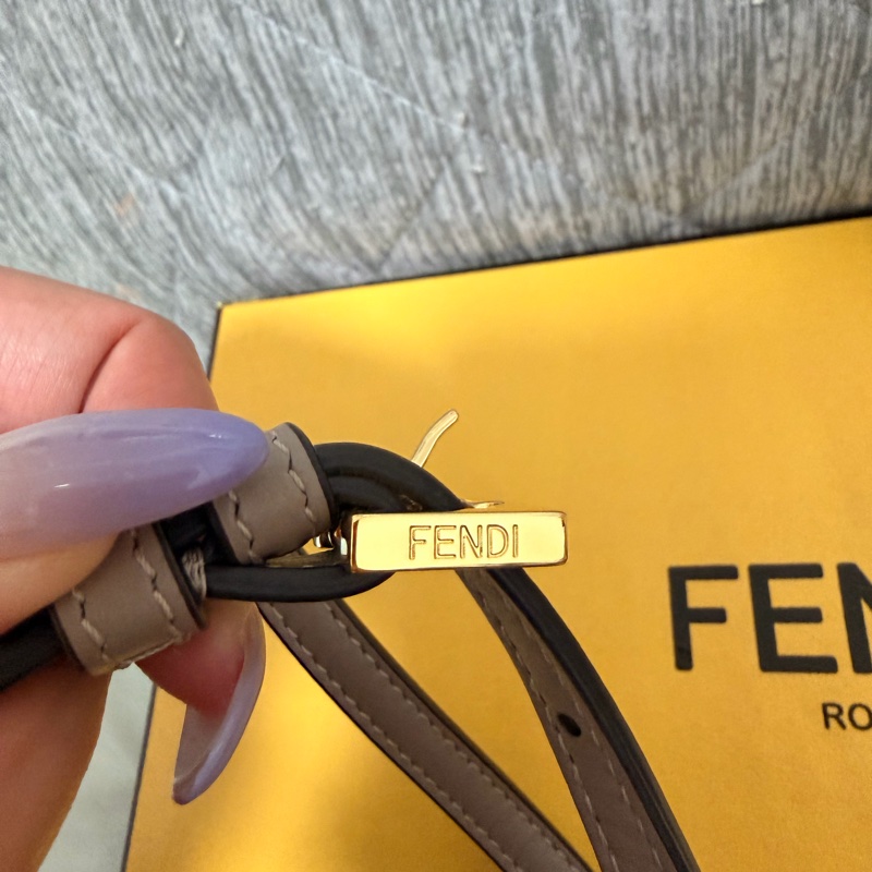 FENDI Baguette 米灰 鍊帶兩用包-15