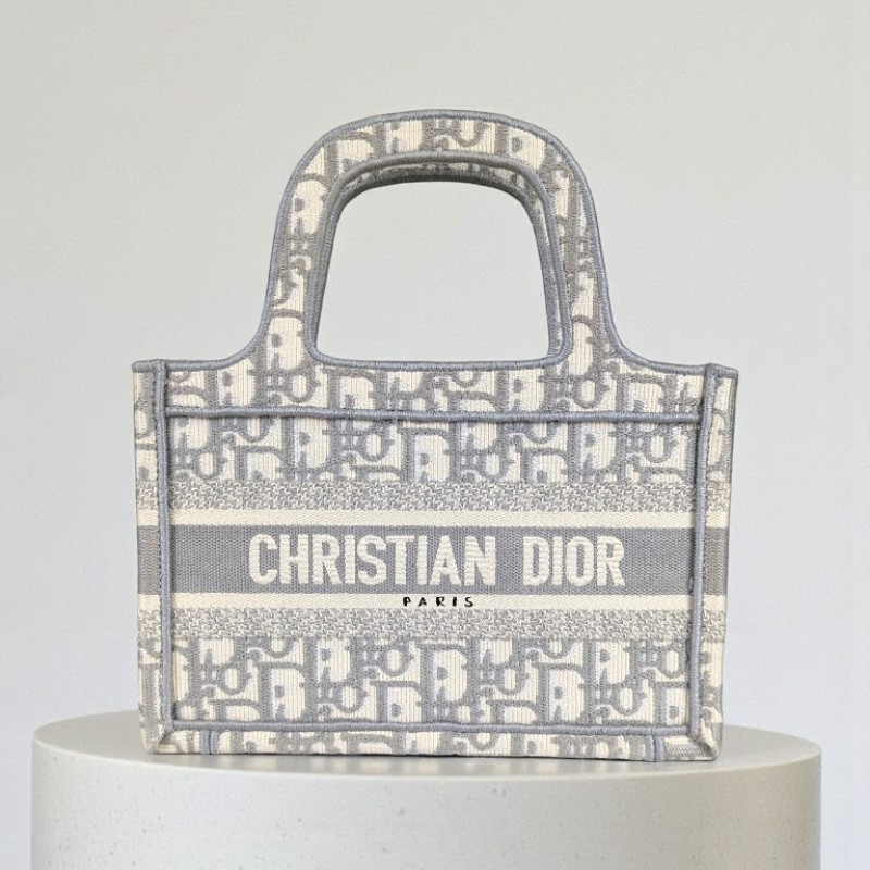 莉亞精品♡DIOR mini tote 仙女灰 九新美包-0