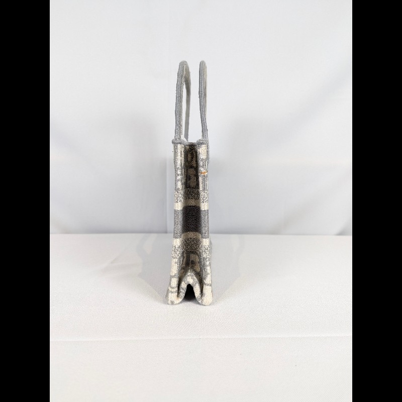 莉亞精品♡DIOR mini tote 仙女灰 九新美包-4