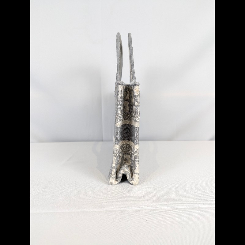 莉亞精品♡DIOR mini tote 仙女灰 九新美包-5