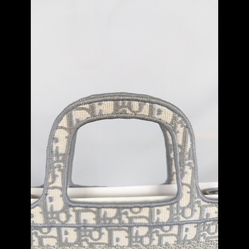 莉亞精品♡DIOR mini tote 仙女灰 九新美包-10