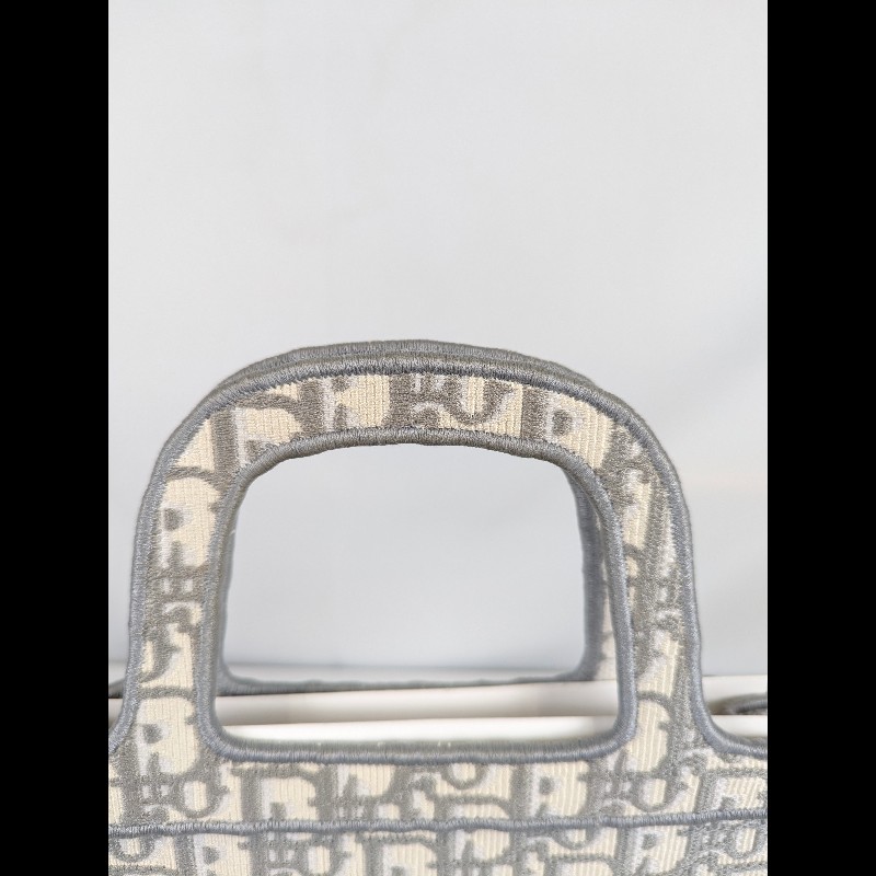 莉亞精品♡DIOR mini tote 仙女灰 九新美包-11