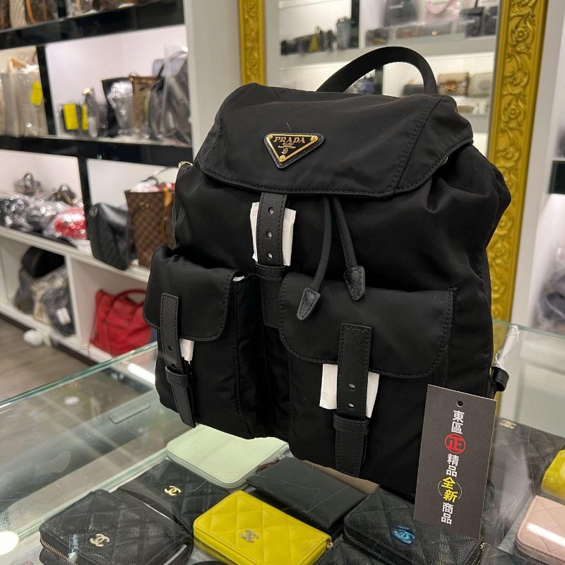 東區正精品㊣PRADA 1BZ677 全新黑色尼龍束口前雙口袋磁釦後背包小款 RZ5190-2